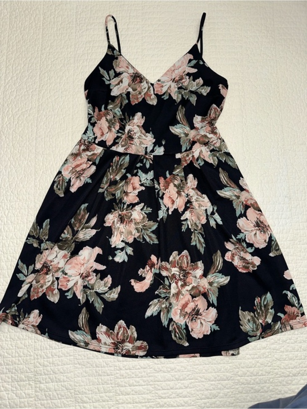 Soprano Floral A-line Dress Large Babydoll V Neck Black New without tags